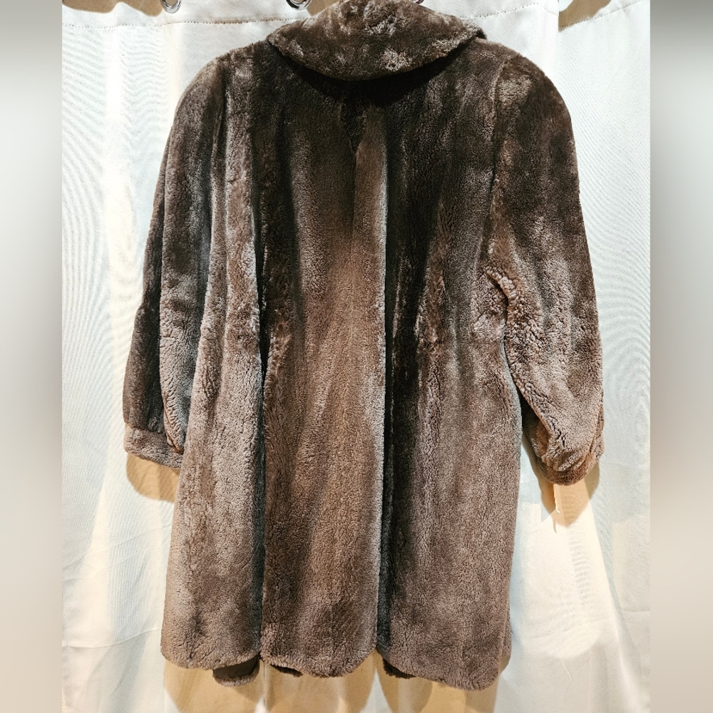 Luxurious Ranch Female Mink Fur Coat - Picture 5 of 5